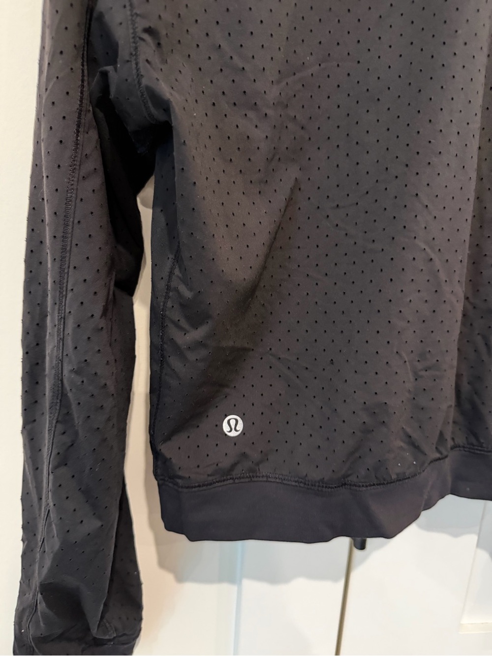 LULULEMON Athletica Black Perforated Bomber Jacket Mesh Sz‎ 6 EUC Athleisure - Picture 7 of 9